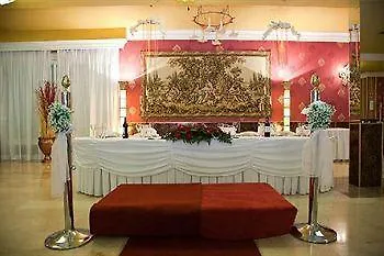 La Nava Hotel *