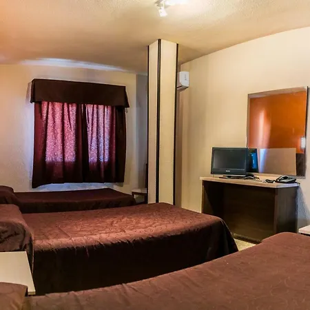La Nava Hotel *